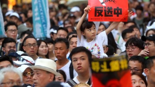 Hundreds of thousands of people were on the road to protest the extradition bill