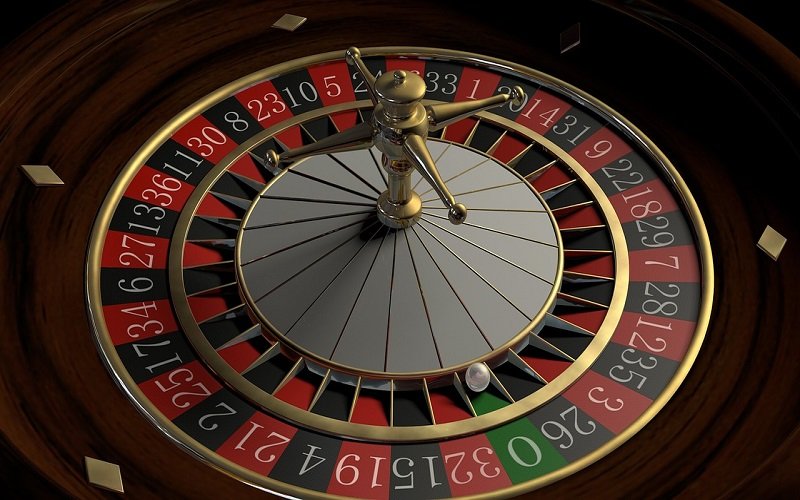 how does casino make money from roulette