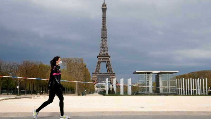Coronavirus: Paris To Shut Bars And Raise Alert To Maximum
