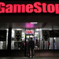 GameStop plans $1 billion stock sale, shares slide