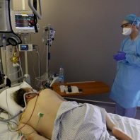 France sees biggest jump in COVID-19 intensive care patients in months