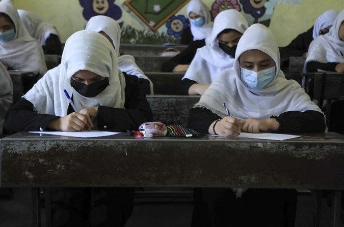 Taliban closed the girls' schools again