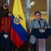 The Colombian president ends the ceasefire with a criminal group.