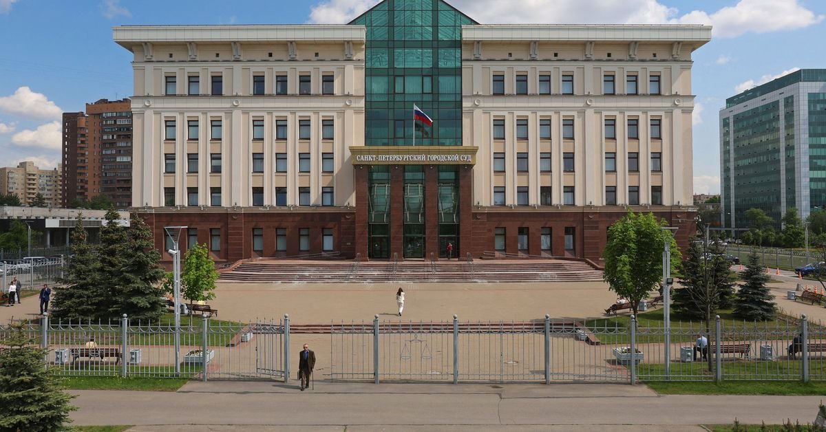 state-treason-trial-of-russian-physicist-begins-in-st.-petersburg