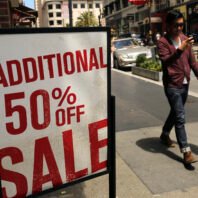us-retail-sales-rise-moderately;-economy-plodding-along