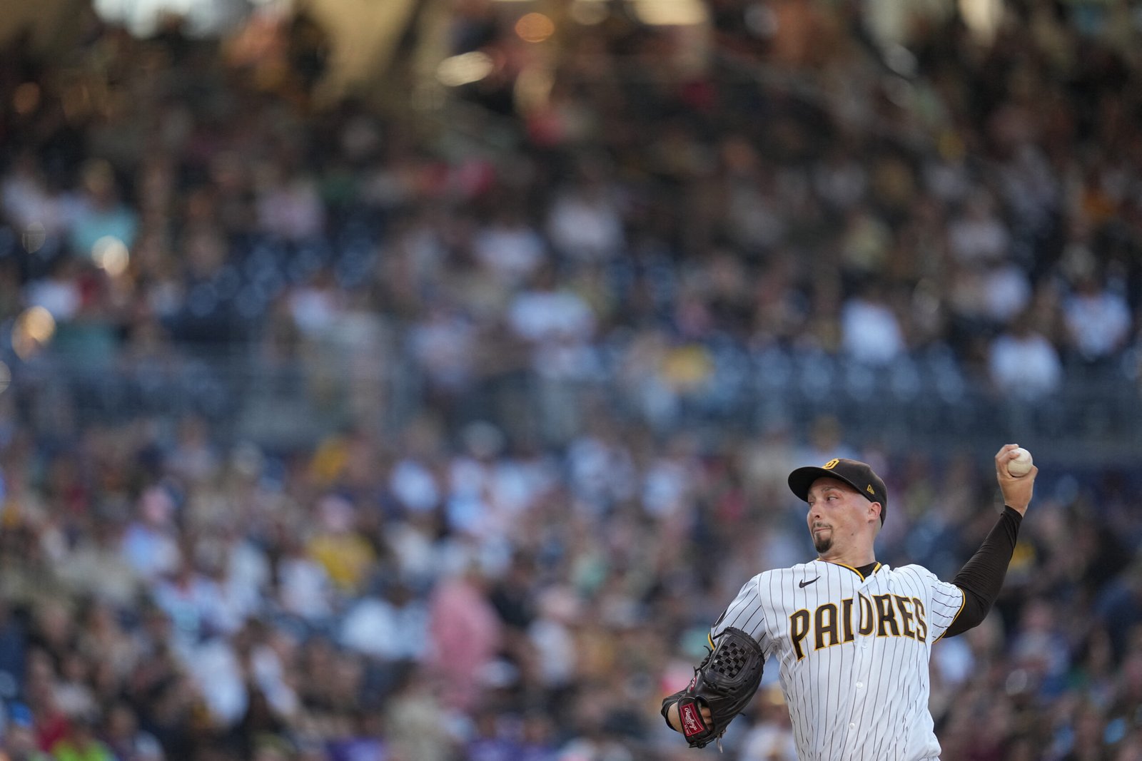 three-homers-propel-padres-to-victory-over-pirates