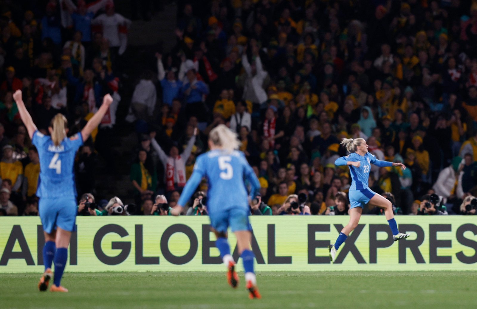 england-reach-first-world-cup-final-despite-kerr-stunner