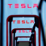 texas-approves-plan-to-mandate-tesla-tech-for-ev-chargers-despite-opposition