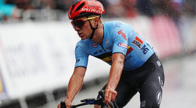 kuss-set-for-vuelta-victory-as-poels-wins-stage-20