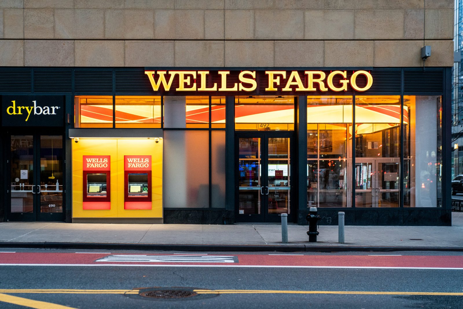former-wells-fargo-executive-avoids-prison-in-fake-accounts-scandal