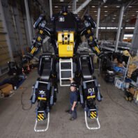 japan-startup-develops-‘gundam’-like-robot-with-$3-million-price-tag