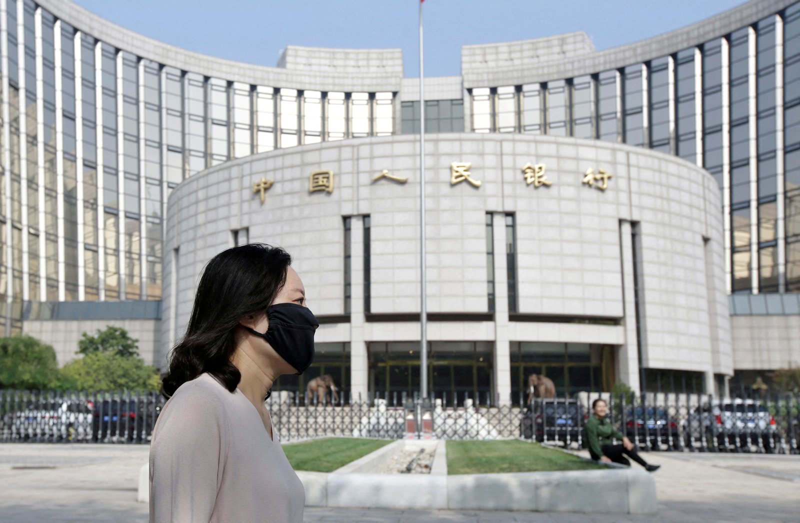 china-to-bolster-economic-recovery-and-curb-risks,-central-bank-head-says